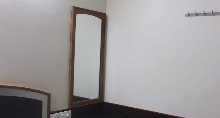 Hotel Embassy Deluxe, Bangalore 5